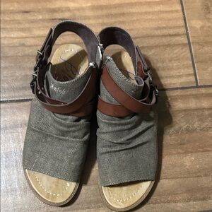 Blowfish Malibu Brown and Tan Open-Toe Sandals size 9